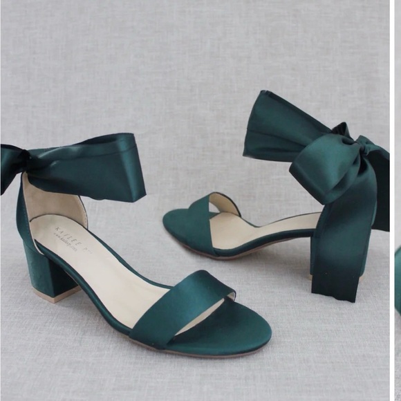 Chic Kailee P Satin Bow Heels in Deep Hunter Green Size 8. NWT - Picture 7 of 7